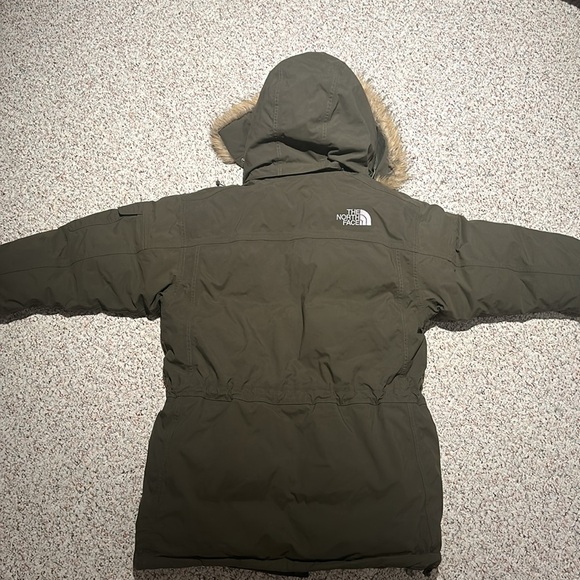 Men’s North Face Winter Coat. Mid-thigh/knee length. Only worn twice! - Picture 4 of 6